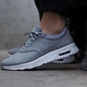 Nike Women's Premium Air Max Thea sz 9 cool grey